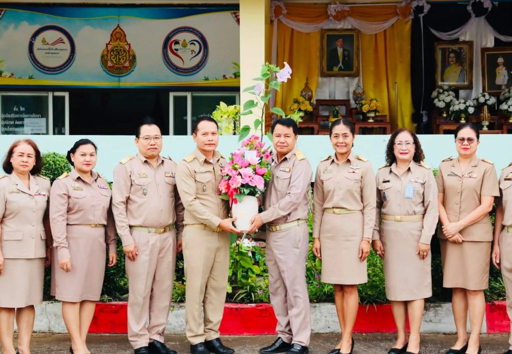 ร่วมแสดงความยินดีและให้การต้อนรับ ดร.ศิวะทัศน์ สุขสุวรรณ เนื่องในโอกาสย้ายมาดำรงตำแหน่ง ผู้อำนวยการสำนักงานเขตพื้นที่การศึกษาประถมศึกษามหาสารคาม เขต 3